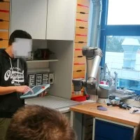 Die neueste Anschaffung an der Fachschule für Technik ist ein Roboterarm für kollaborierende Robotik.