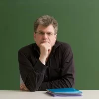 Lehrer vor einer Tafel